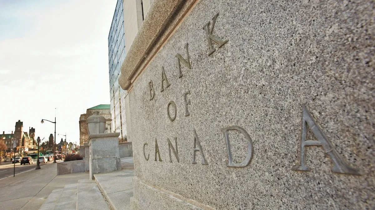 Rising interest rates pose financial challenges in Canada.